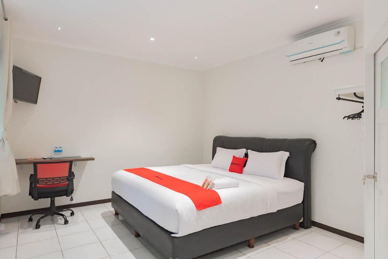 Reddoorz Plus @ Pakuan Residence Tajur Bogor Exterior foto