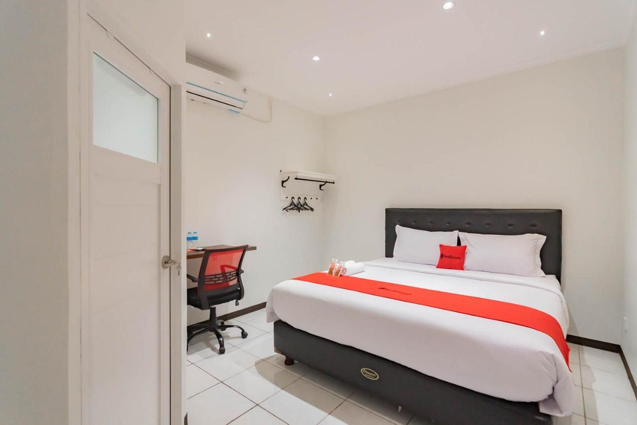 Reddoorz Plus @ Pakuan Residence Tajur Bogor Exterior foto