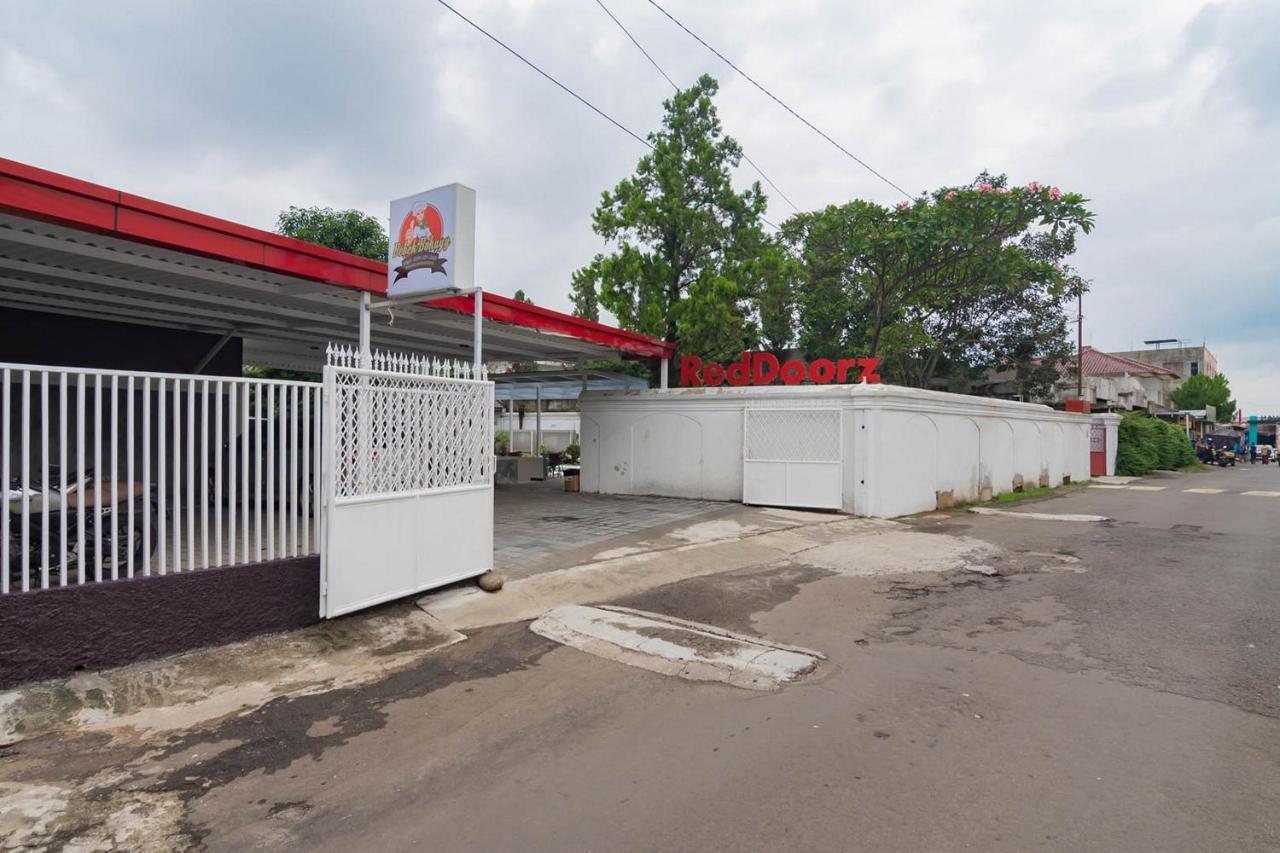 Reddoorz Plus @ Pakuan Residence Tajur Bogor Exterior foto